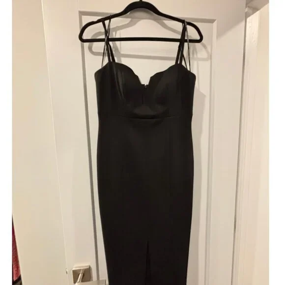 Black Dress - Picture 1 of 3